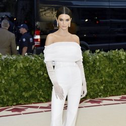Kendall Jenner en la alfombra roja de la Gala MET 2018