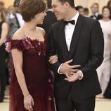 Scarlett Johansson y su novio en la alfombra roja de la Gala MET 2018