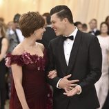 Scarlett Johansson y su novio en la alfombra roja de la Gala MET 2018