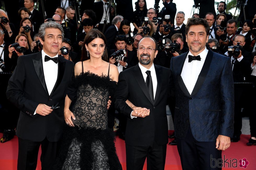 Ricardo Darín, Penélope Cruz, Asghar Farhadi y Javier Bardem en el Festival de Cannes de 2018