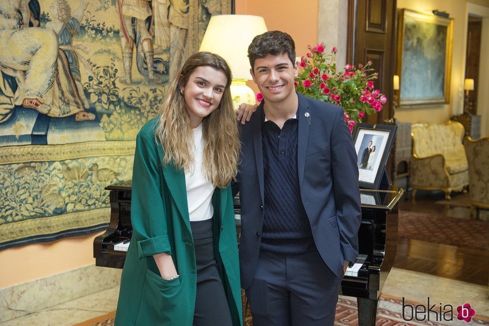 Alfred y Amaia en la embajada de España en Portugal antes de Eurovisión 2018