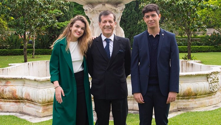 Alfred y Amaia con el embajador de España en Portugal antes de Eurovisión 2018