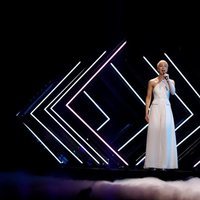 La representante de Reino Unido Surie en su actuación en Eurovisión 2018