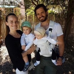 Carlos Felipe y Sofía de Suecia en una actividad familiar con sus dos hijos