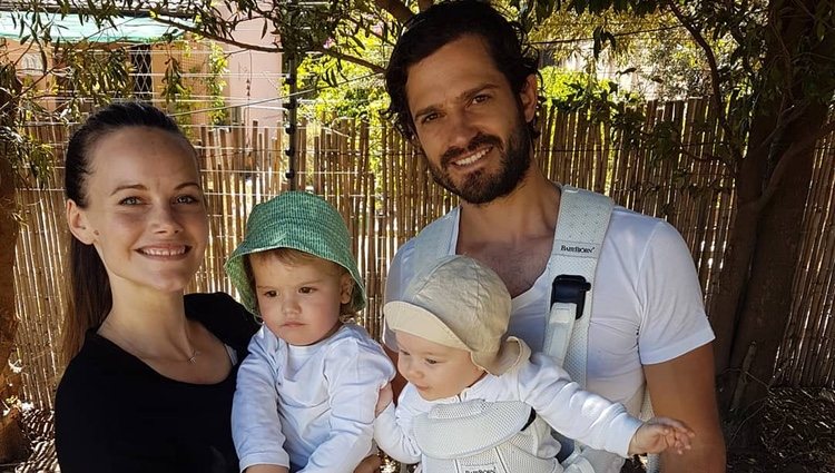 Carlos Felipe y Sofía de Suecia en una actividad familiar con sus dos hijos