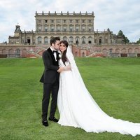 Cesc Fábregas y Daniella Semaan posando muy cariñosos el día de su boda