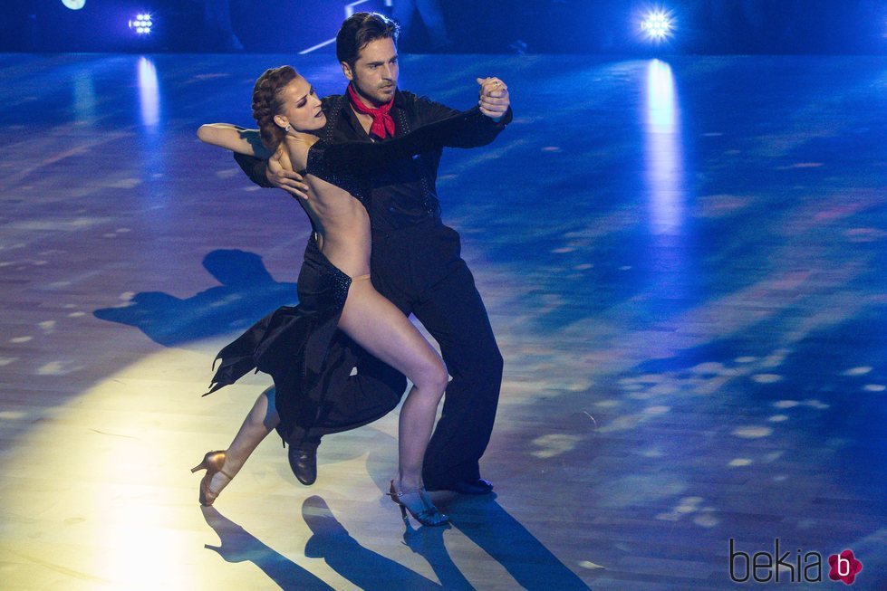 David Bustamante y Yana Olina disfrutando en el escenario de 'Bailando con las estrellas'