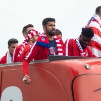 Diego Costa y Griezmann en el autobús del Atlético de Madrid