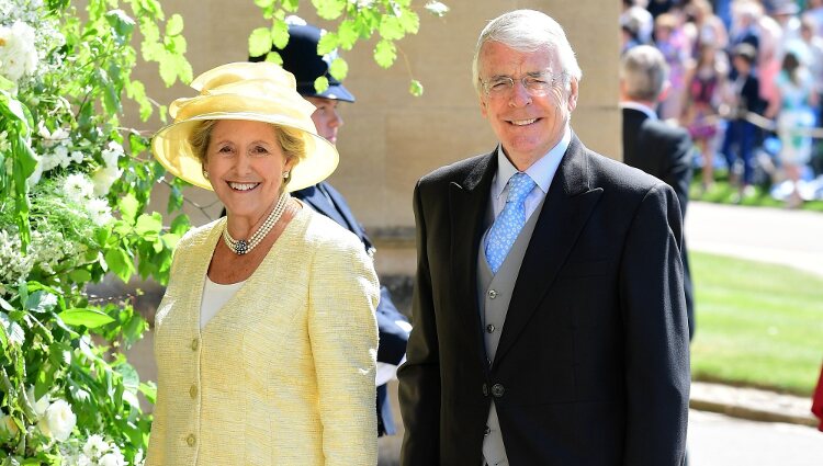 John Major junto a su esposa en la boda del Príncipe Harry y Meghan Markle