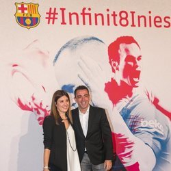 Xavi Henández y su mujer en el acto de homenaje de despedida a Andrés Iniesta