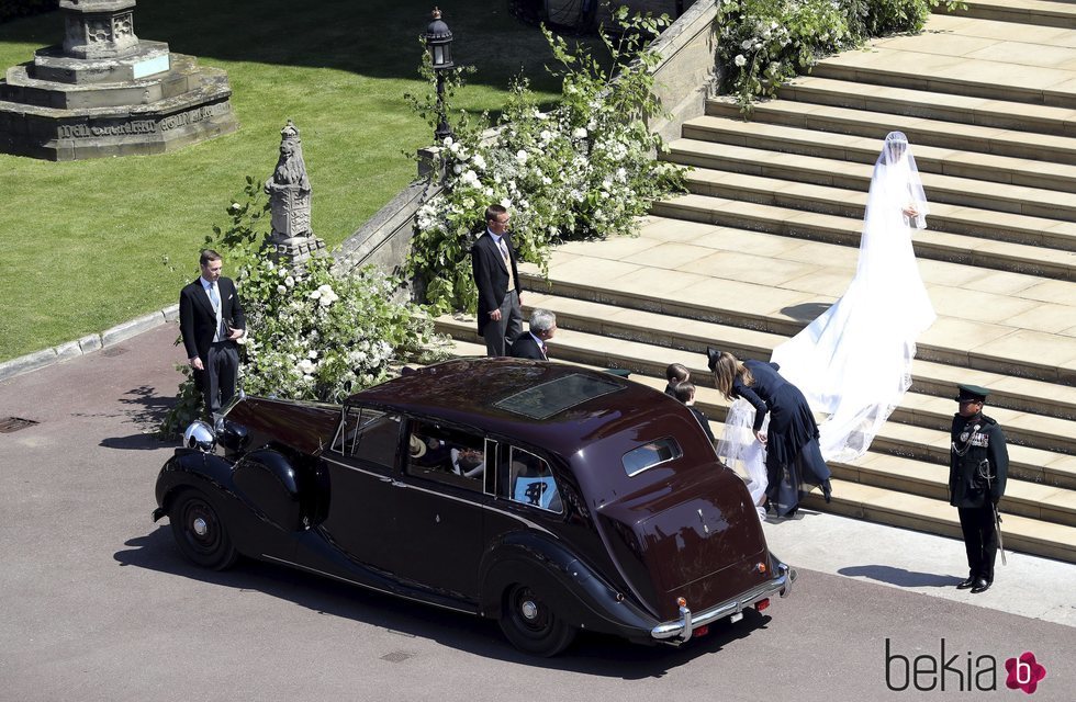 Meghan Markle saliendo del coche antes de su boda con el Príncipe Harry