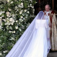 Meghan Markle en la puerta de la Capilla de San Jorge antes de su boda con el Príncipe Harry
