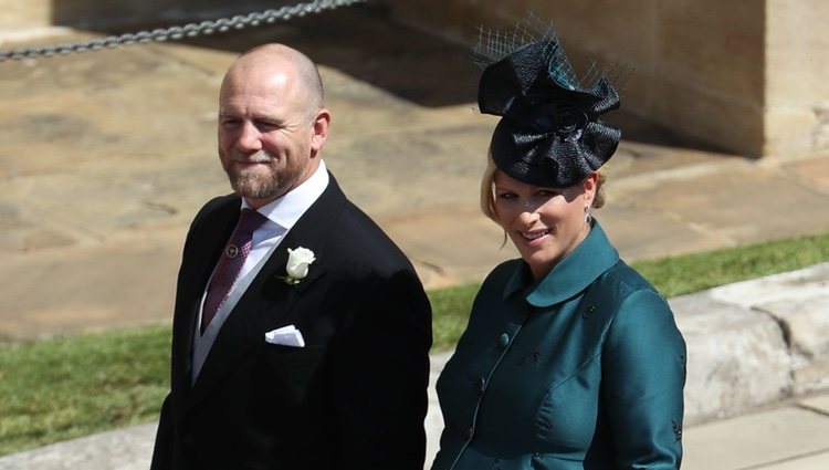 Zara Phillips y su marido Mike Tindall llegando a la boda del Príncipe Harry y Meghan Markle