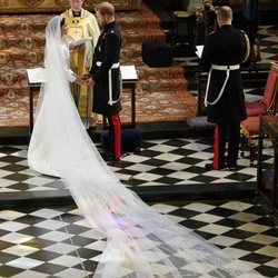 El espectacular velo y vestido de Meghan Markle durante su boda con el Príncipe Harry