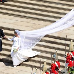 Vista aérea de la salida del Príncipe Harry y Meghan Markle de la salida