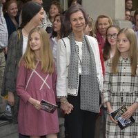 La Reina Sofía, la Reina Letizia, la Princesa Leonor y la Infanta Sofía tras ver 'Billy Elliot, El Musical'