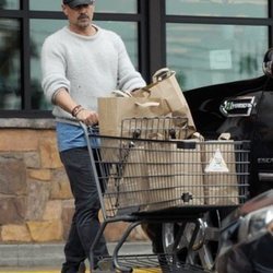 Colin Farrell tras comprar en el supermercado Gelson's Market en Los Ángeles
