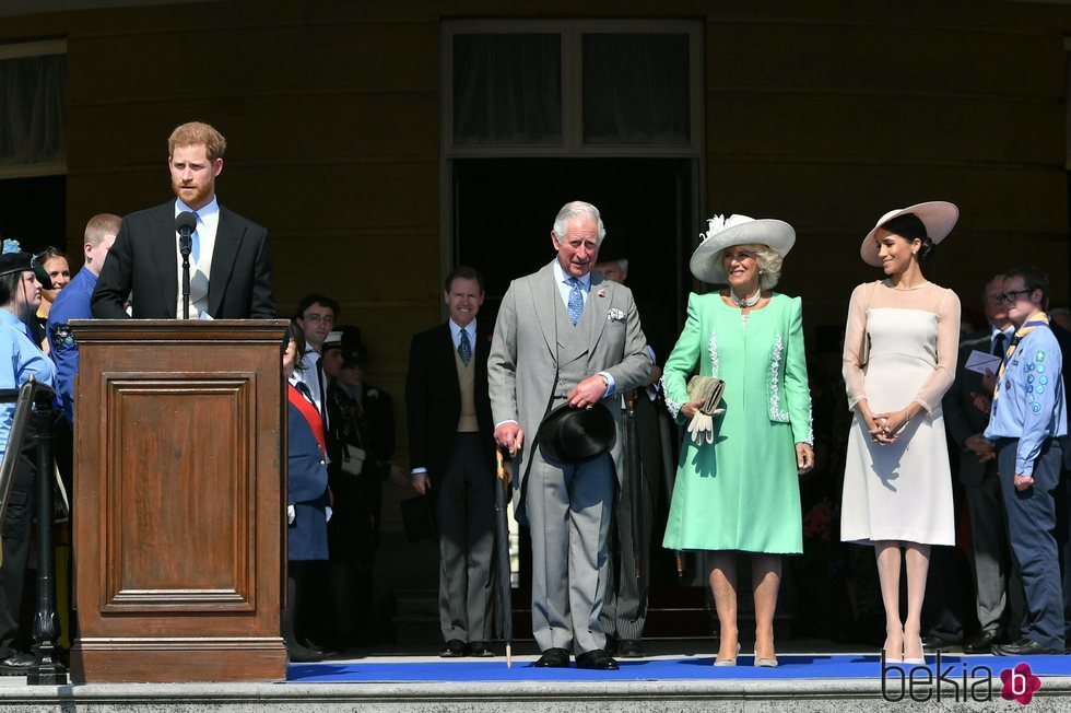 El Príncipe Harry, el Príncipe Carlos, Camilla Parker y Meghan Markle en la celebración del 70 cumpleaños del Príncipe de Gales
