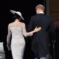 Meghan Markle, muy cariñosa con el Príncipe Harry en su primera aparición tras su boda