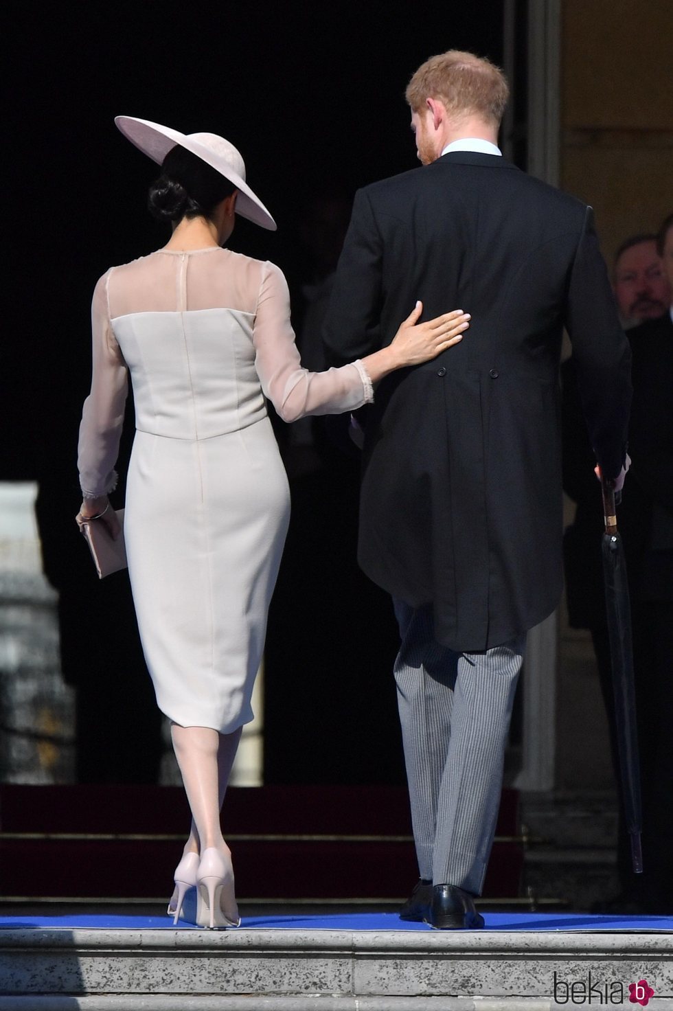 Meghan Markle, muy cariñosa con el Príncipe Harry en su primera aparición tras su boda