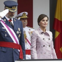 Los Reyes de España presiden el desfile de las Fuerzas Armadas en Logroño