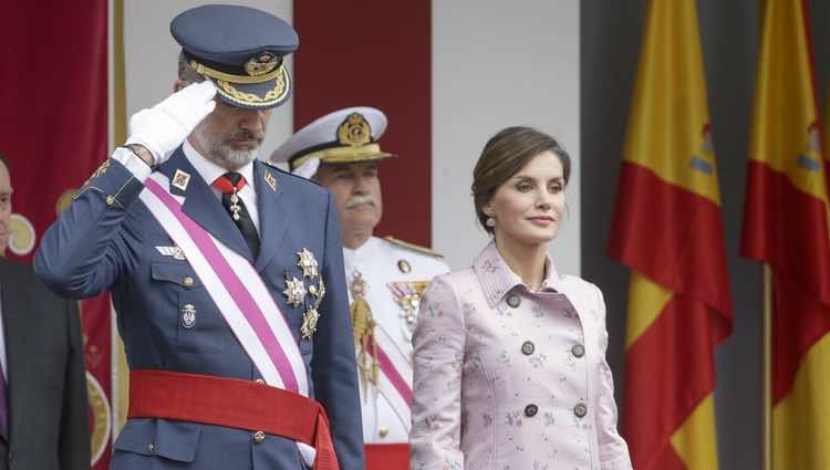 Los Reyes de España presiden el desfile de las Fuerzas Armadas en Logroño