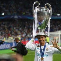 Cristiano Ronaldo con la decimotercera Champions del Real Madrid en la cabeza