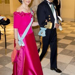 Los Reyes Carlos Gustavo y Silvia de Suecia en la cena de gala del 50 cumpleaños de Federico de Dinamarca