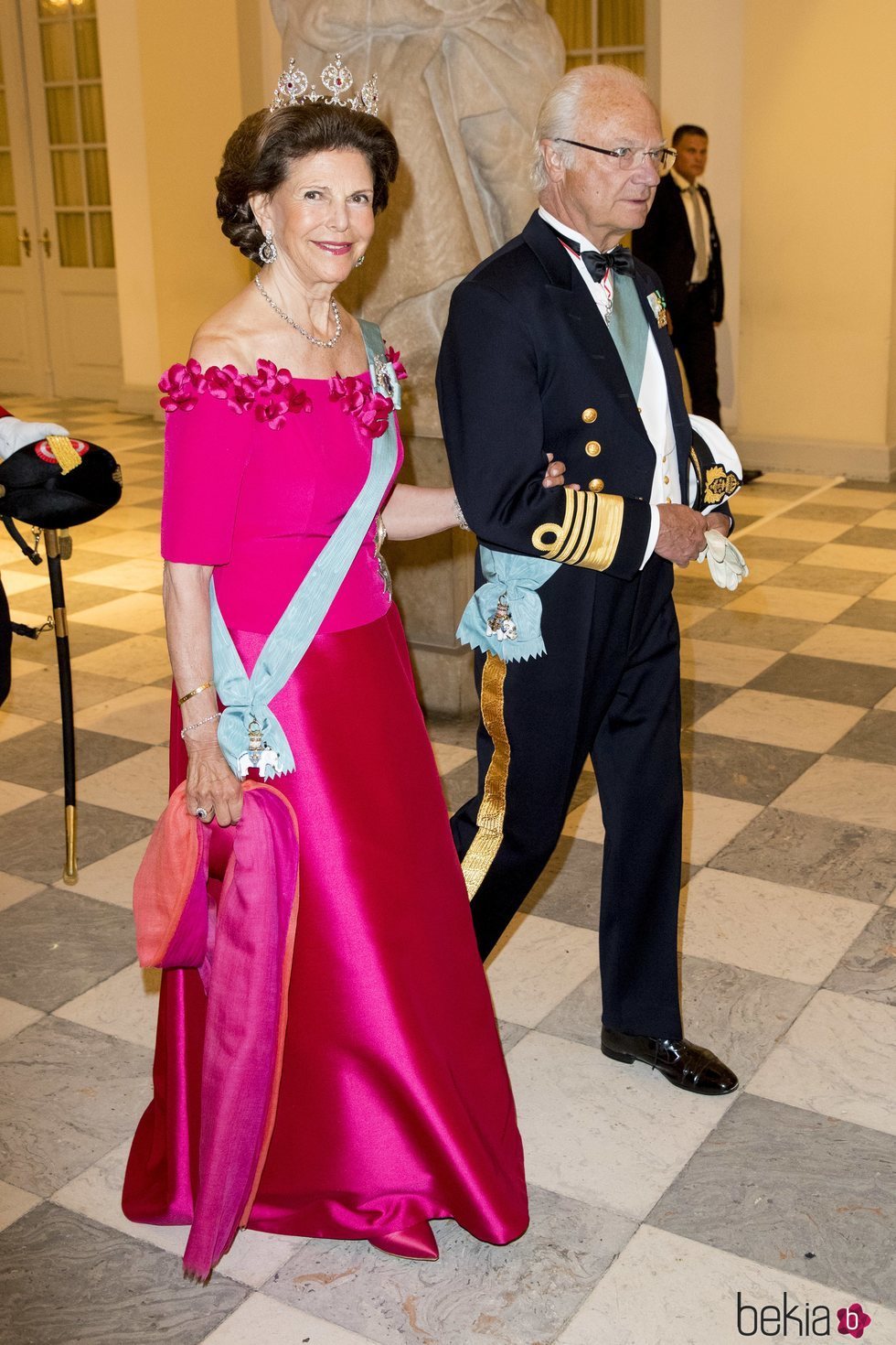 Los Reyes Carlos Gustavo y Silvia de Suecia en la cena de gala del 50 cumpleaños de Federico de Dinamarca