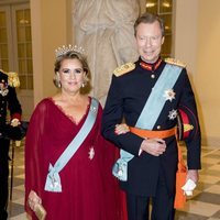 Los Grandes Duques Enrique y Teresa de Luxemburgo en la cena de gala del 50 cumpleaños de Federico de Dinamarca