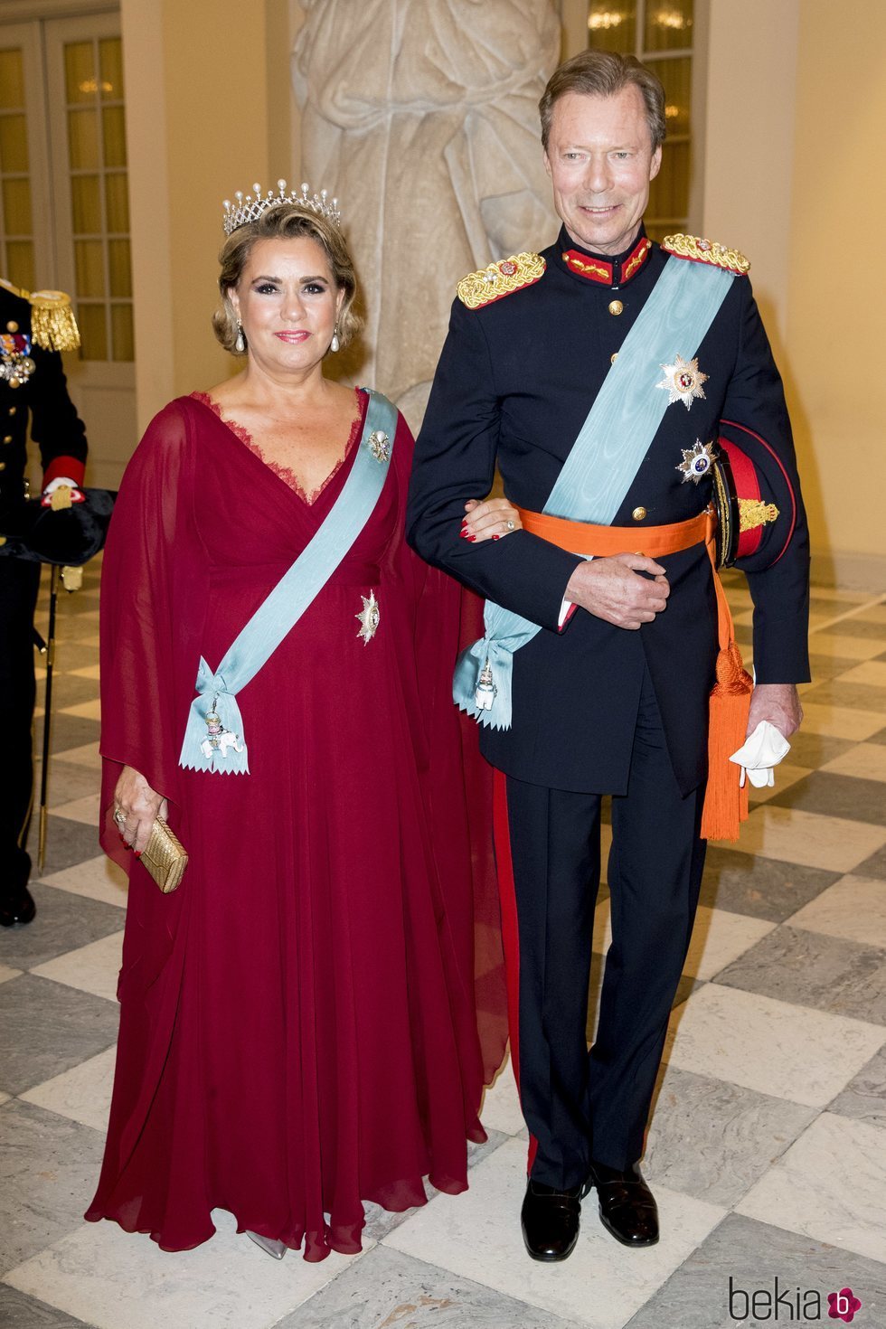 Los Grandes Duques Enrique y Teresa de Luxemburgo en la cena de gala del 50 cumpleaños de Federico de Dinamarca