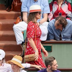 Pippa Middleton luciendo tripa de embarazada en el Roland Garros 2018