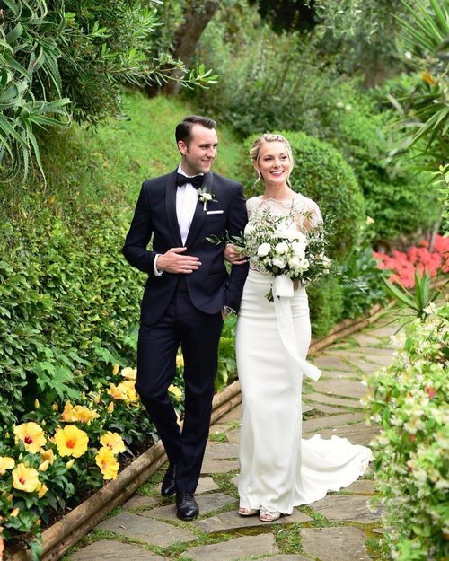 Matthew Lewis en día de su boda con Angela Jones en Italia
