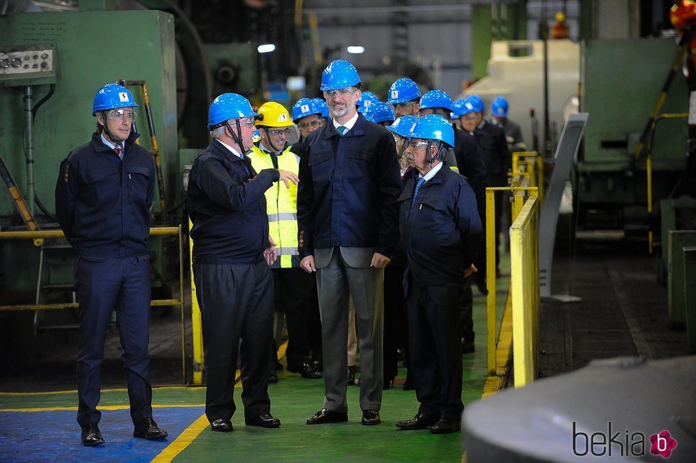 El Rey Felipe visita la fábrica Sidenor en Reinosa