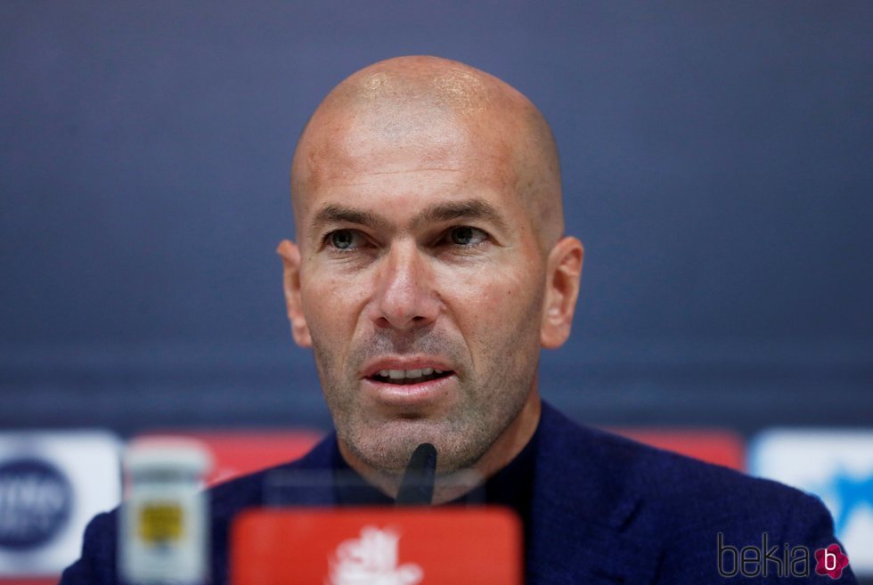 Zidane en rueda de prensa despidiéndose del Real Madrid