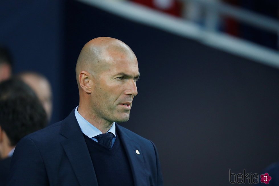 Zidane durante un partido como entrenador del Real Madrid