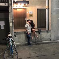 Pilar Rubio dando un beso a Sergio Ramos en las calles de Berlín