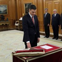 Pedro Sánchez promete su cargo como presidente del Gobierno ante el Rey Felipe