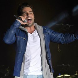 David Bustamante ofreciendo un concierto en Estepona dentro de su 'Tour Amor de los Dos'
