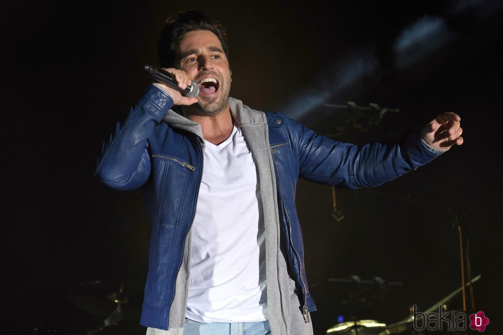 David Bustamante ofreciendo un concierto en Estepona dentro de su 'Tour Amor de los Dos'