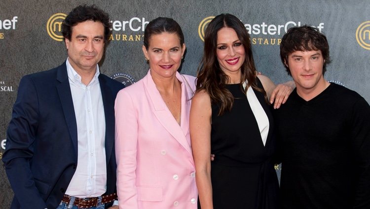 Jordi Cruz, Samantha Vallejo Nágera, Pepe Rodríguez y Eva González en la inauguración del restaurante de 'MasterChef' en Madrid