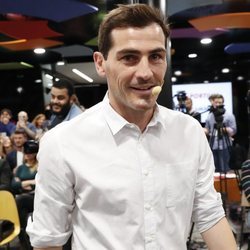 Iker Casillas en una presentación con 'Sportium'