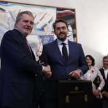 Màxim Huerta recibe la cartera de Ministro de Cultura y Deportes de la mano de Íñigo Méndez de Vigo