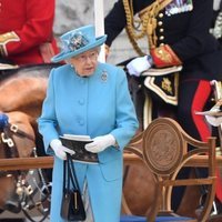 La Reina Isabel Isabel de Inglaterra durante la parada militar del Trooping The Colour 2018
