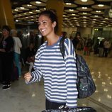 Lara Álvarez muy feliz en el aeropuerto de Madrid a su vuelta de 'Supervivientes 2018'