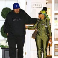 Rob Kardashian y Blac Chyna saliendo del Epione Center en Beverly Hills en 2016