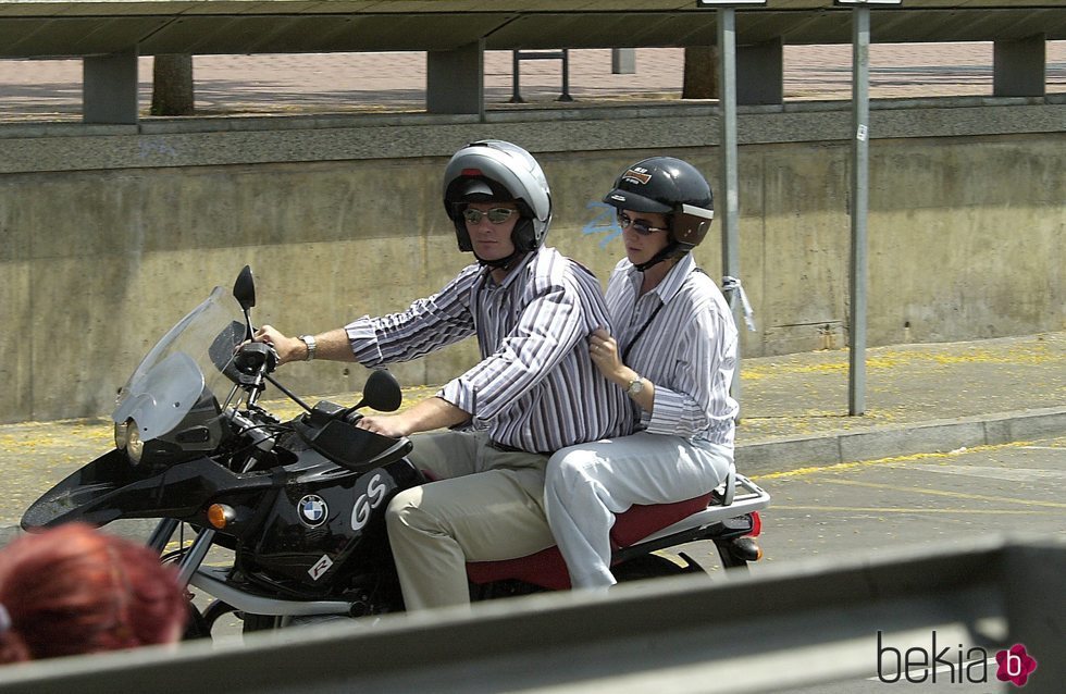 La Infanta Cristina e Iñaki Urdangarin en moto