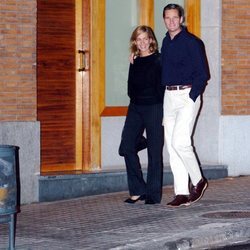 La Infanta Cristina e Iñaki Urdangarin pasean muy enamorados