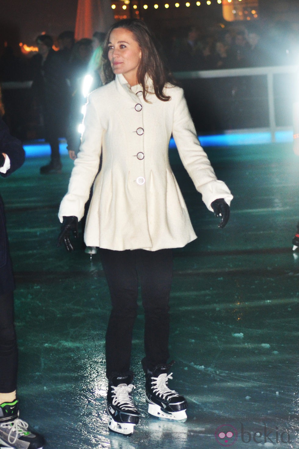 Pippa Middleton patinando sobre hielo en Londres