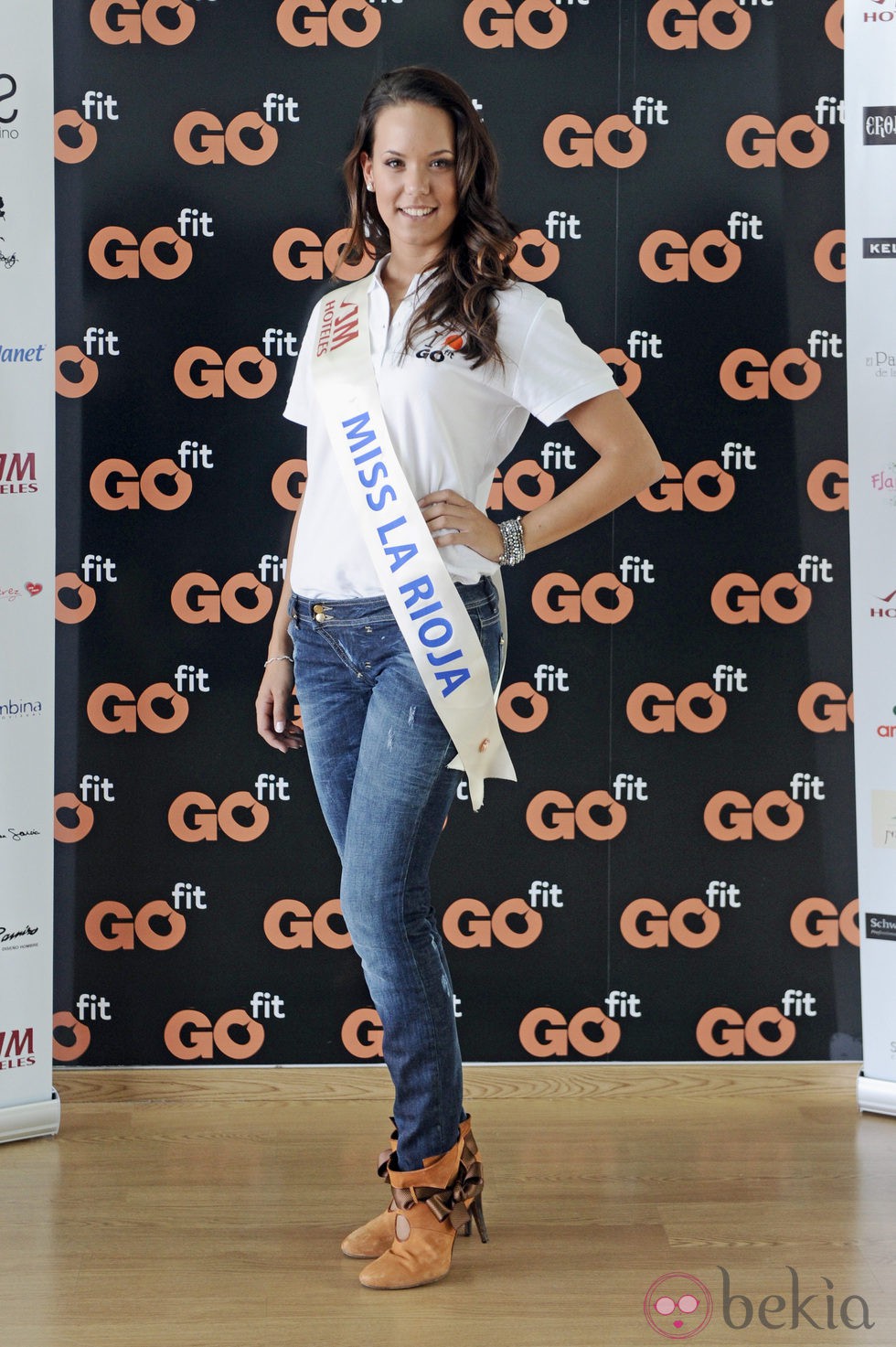 La candidata de la Rioja en la presentación del certamen  Miss España 2011